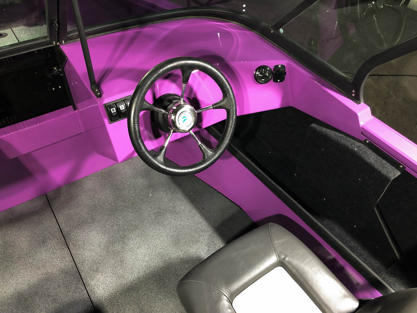 Лодка WINDBOAT 4.6DCX