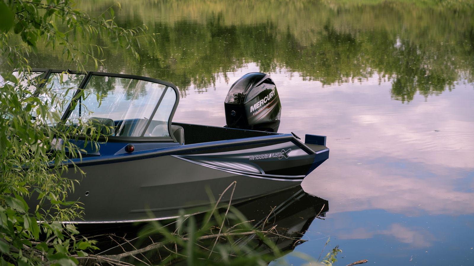 Лодка WINDBOAT 4.6DCX