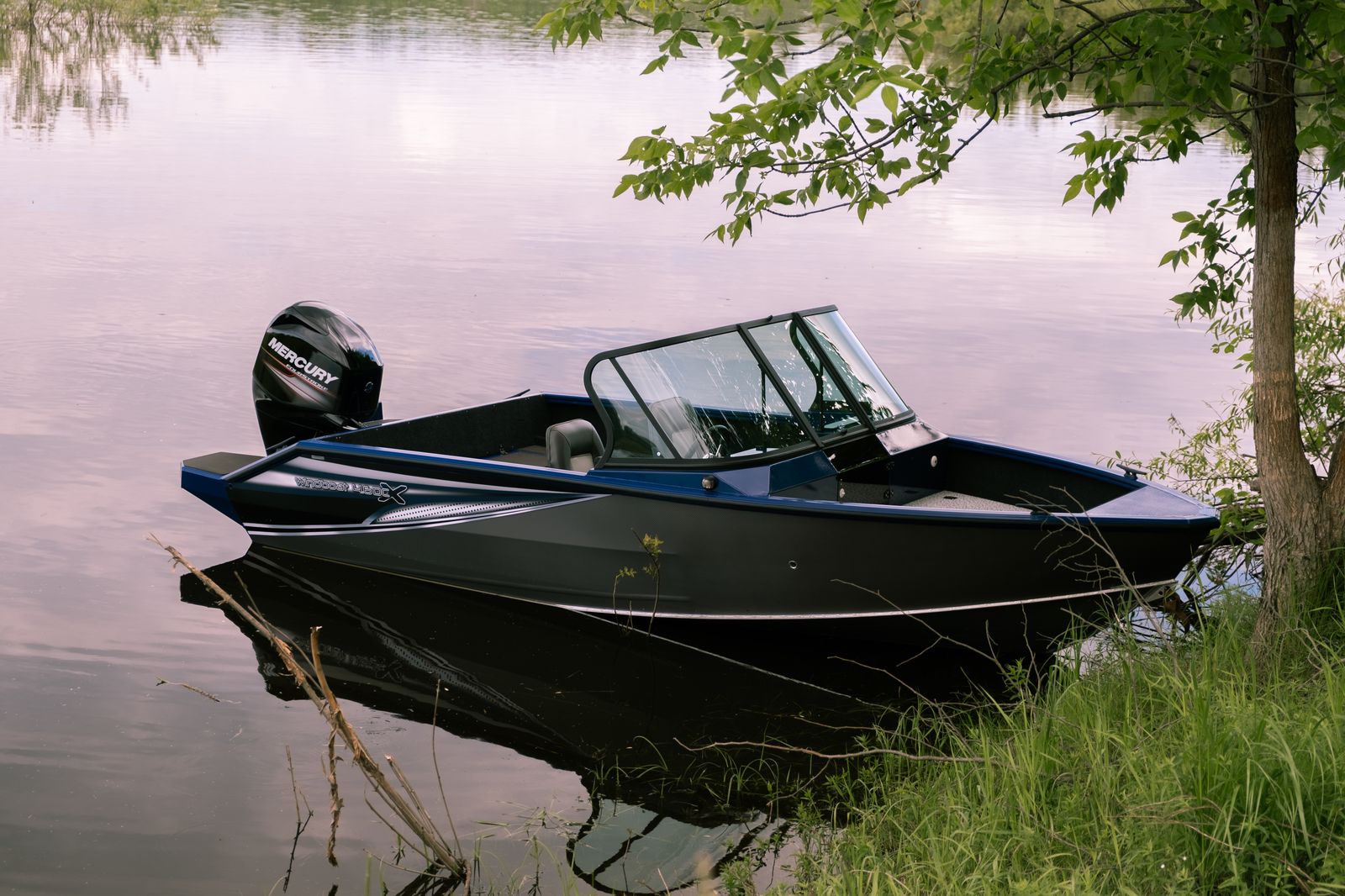Лодка WINDBOAT 4.6DCX
