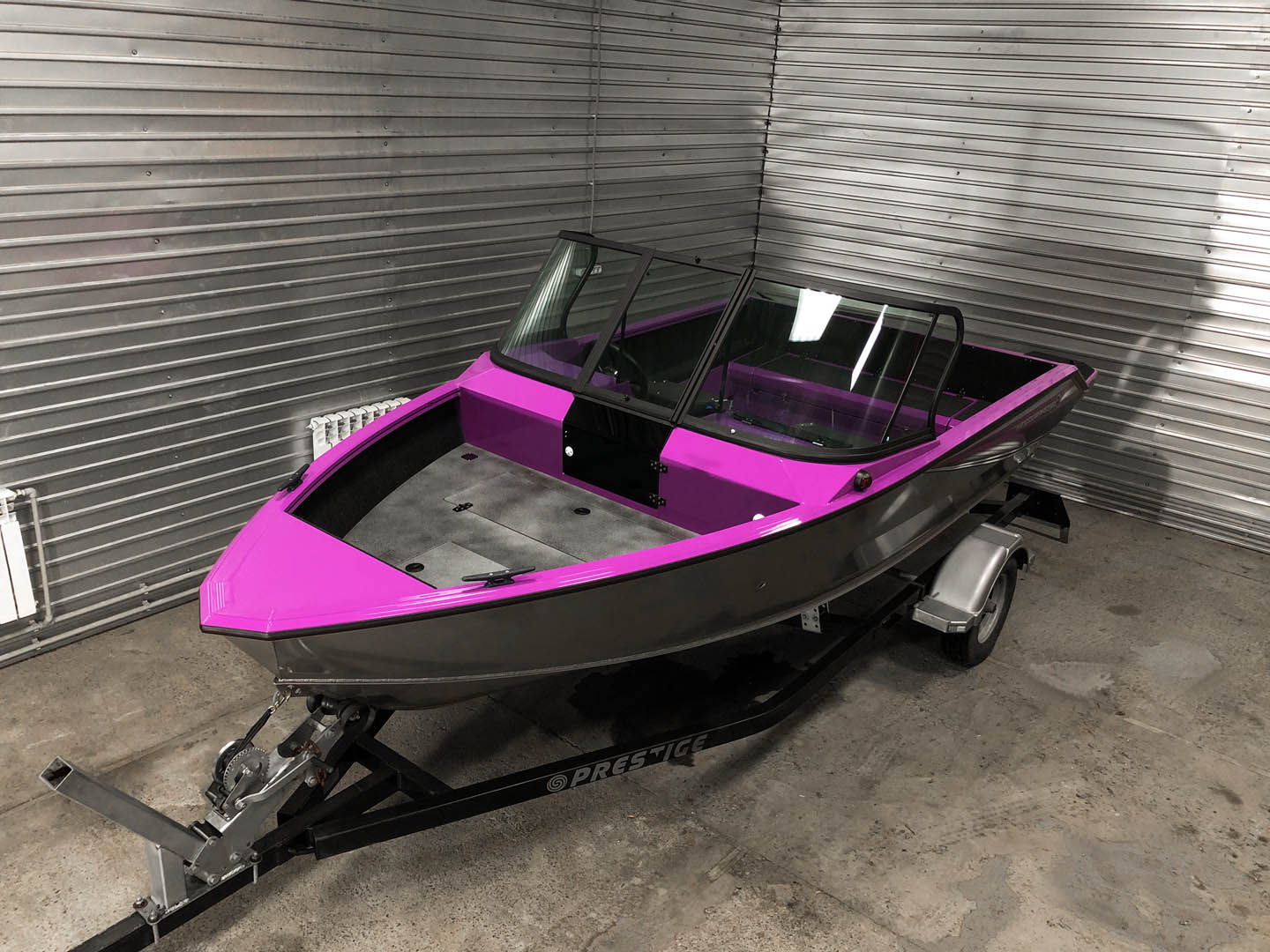 Лодка WINDBOAT 4.6DCX